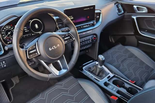 Kia Ceed (2025) thumbnail 4