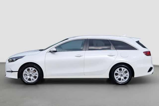 Kia Ceed (2024) thumbnail 2