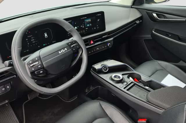 Kia EV6 (2025) thumbnail 4