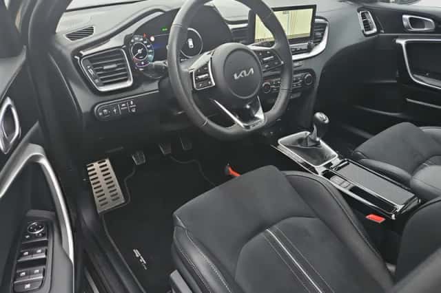 Kia Ceed (2025) thumbnail 4
