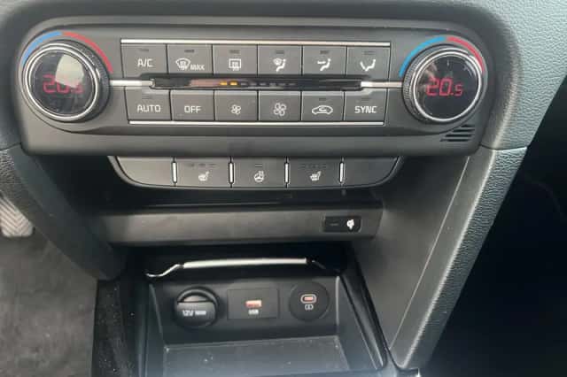 Kia Ceed (2025) thumbnail 2