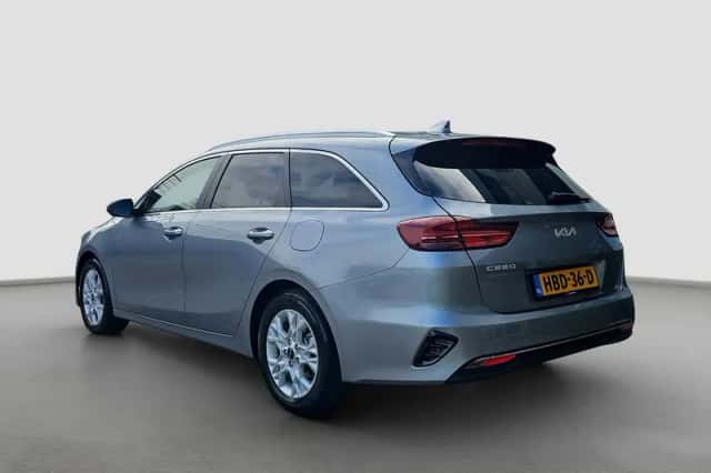 Kia Ceed (2025) thumbnail 3
