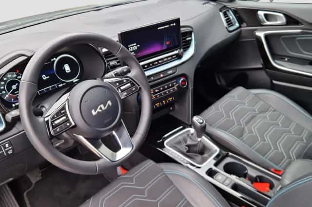 Kia Ceed (2025) thumbnail 4