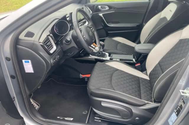 Kia Ceed (2022) thumbnail 1