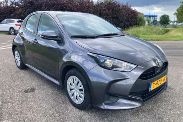Toyota Yaris (2023) thumbnail 4