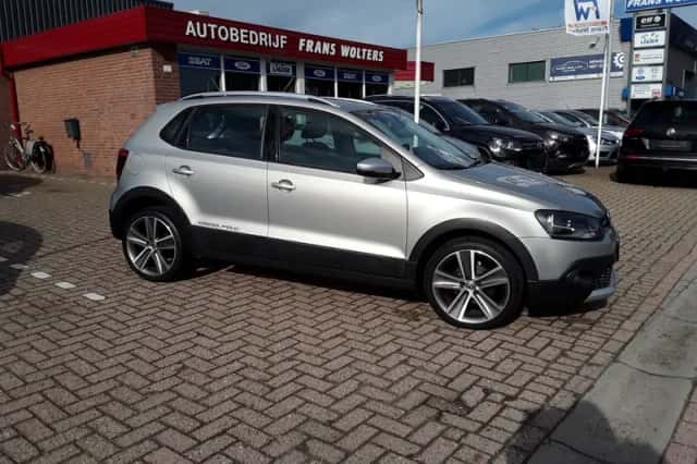 Volkswagen Polo (2013) thumbnail 4