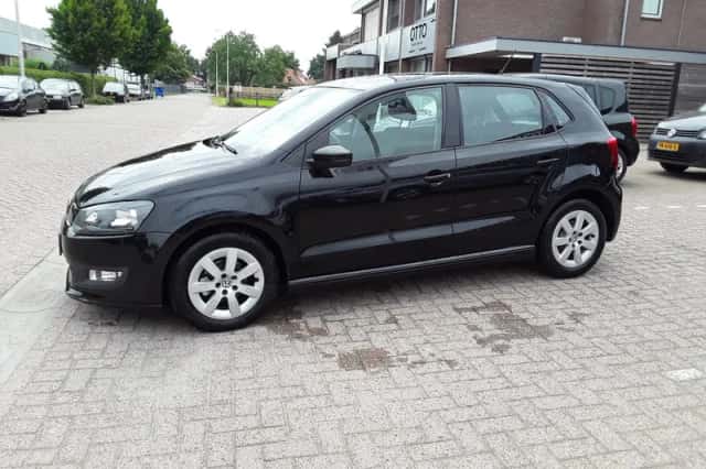 Volkswagen Polo (2012) thumbnail 2