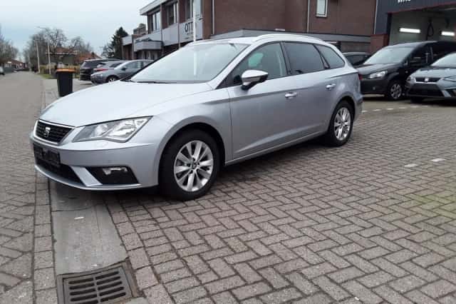 SEAT Leon (2019) thumbnail 1