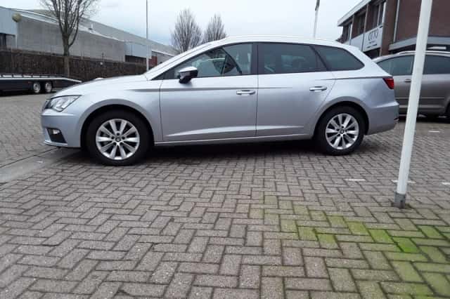 SEAT Leon (2019) thumbnail 2