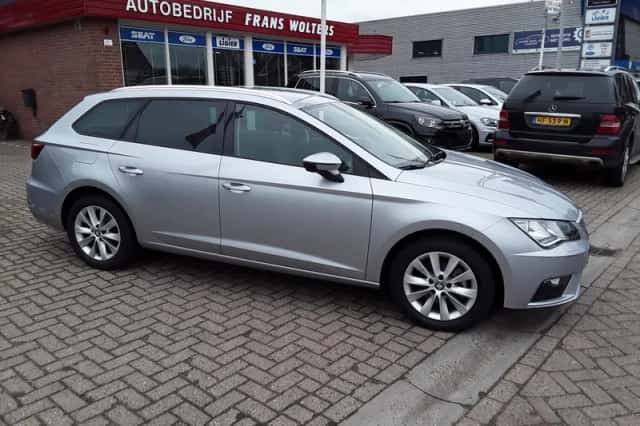 SEAT Leon (2019) thumbnail 4