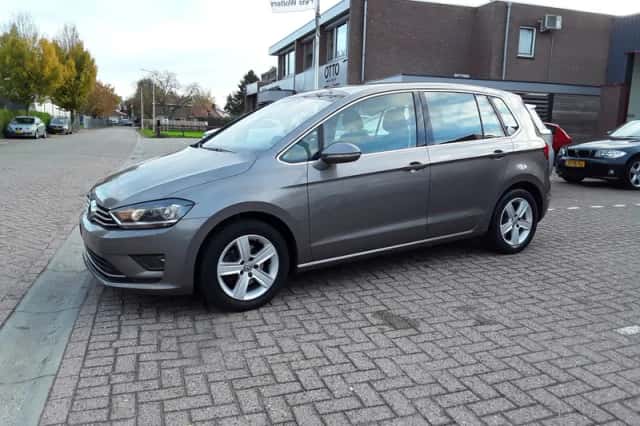 Volkswagen Golf Sportsvan (2016) thumbnail 1