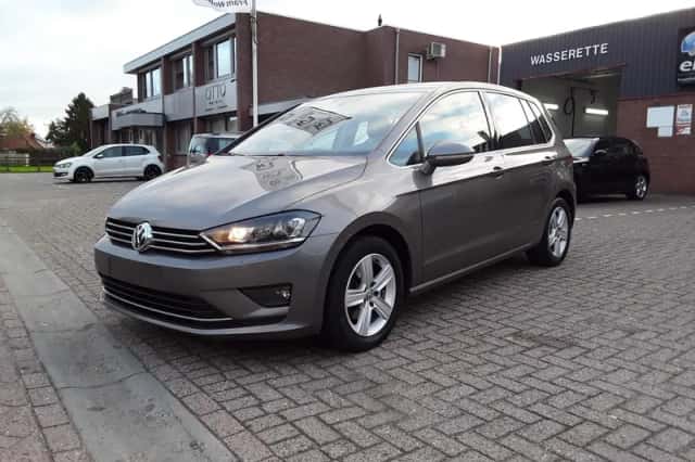 Volkswagen Golf Sportsvan (2016) thumbnail 2