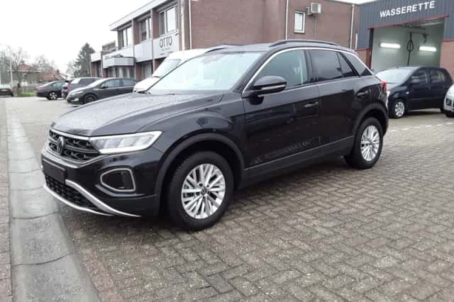 Volkswagen T-Roc (2022) thumbnail 1