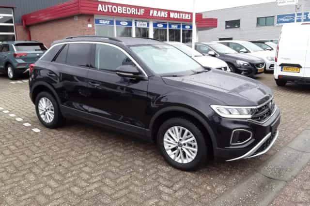 Volkswagen T-Roc (2022) thumbnail 4