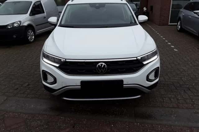 Volkswagen T-Roc (2022) thumbnail 4