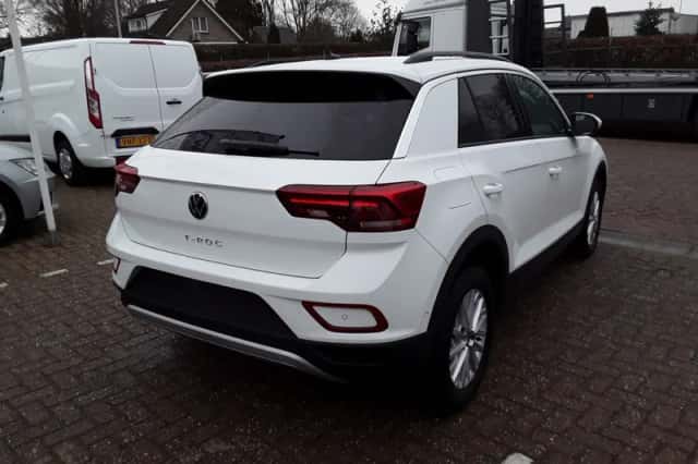 Volkswagen T-Roc (2022) thumbnail 6