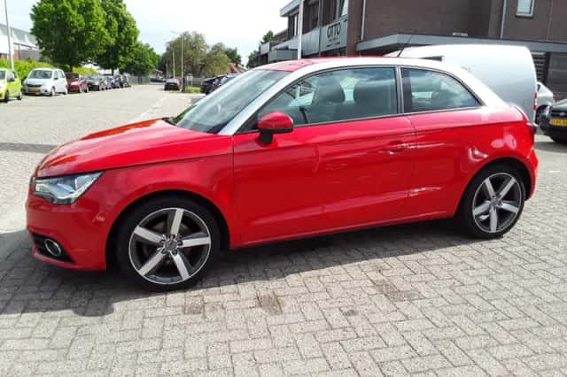 Audi A1 (2010) thumbnail 2