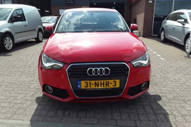 Audi A1 (2010) thumbnail 3