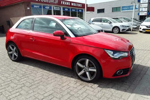 Audi A1 (2010) thumbnail 4