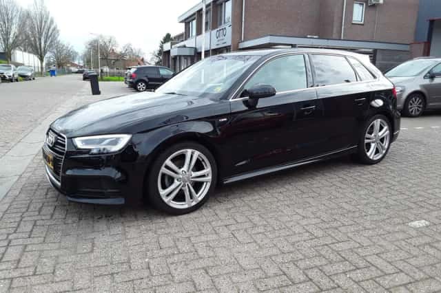 Audi A3 (2018) thumbnail 2