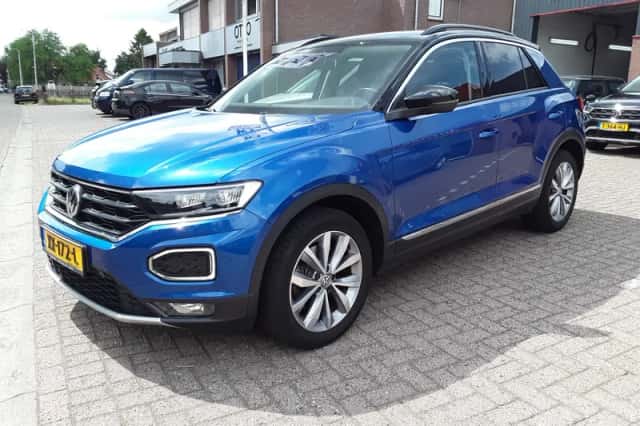 Volkswagen T-Roc (2018) thumbnail 1