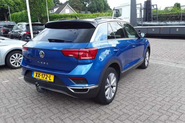 Volkswagen T-Roc (2018) thumbnail 5