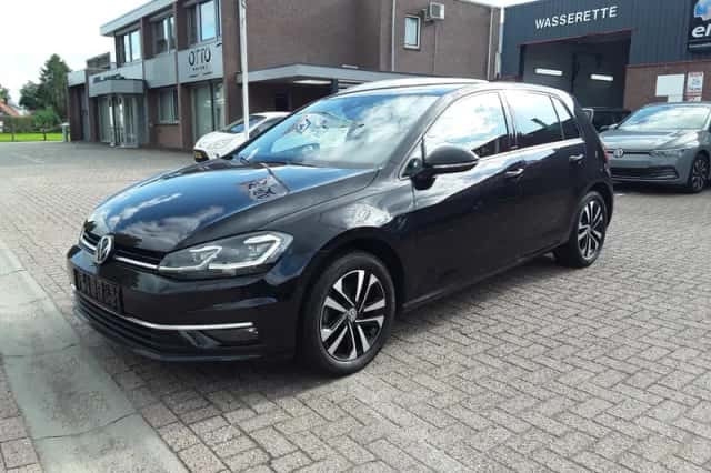 Volkswagen Golf (2019) thumbnail 1