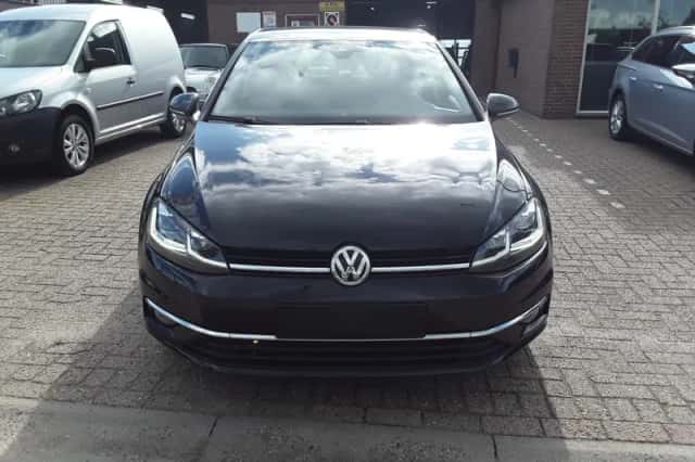 Volkswagen Golf (2019) thumbnail 3