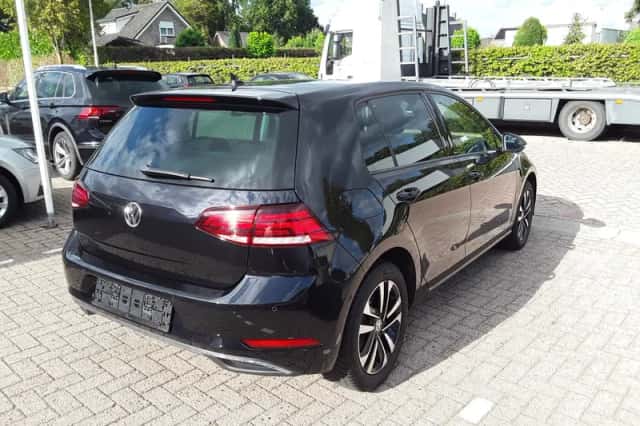 Volkswagen Golf (2019) thumbnail 5