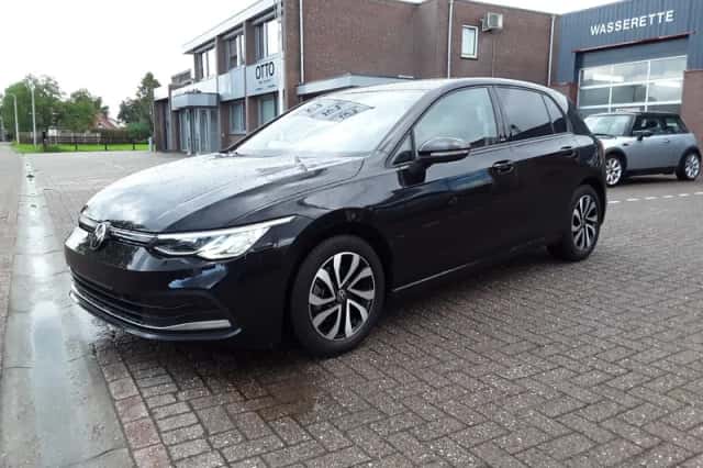 Volkswagen Golf (2022) thumbnail 1