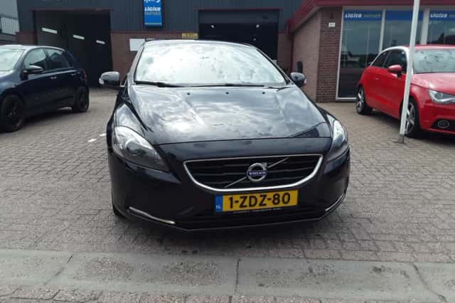 Volvo V40 (2014) thumbnail 3