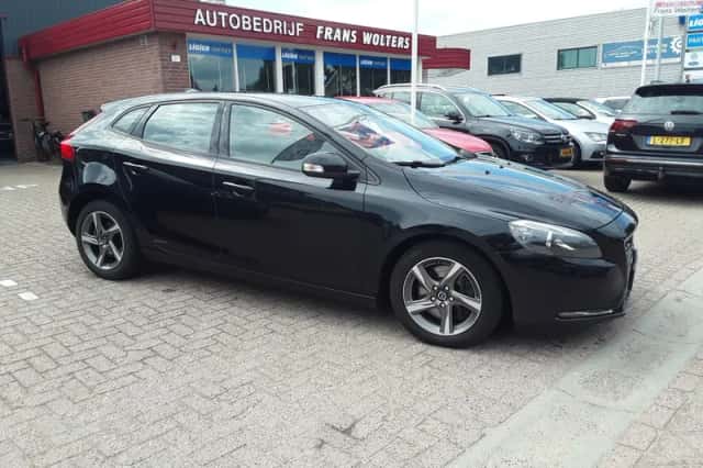 Volvo V40 (2014) thumbnail 4