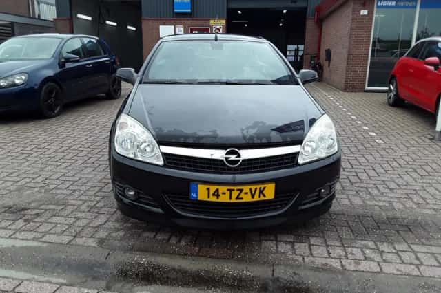 Opel Astra (2007) thumbnail 3