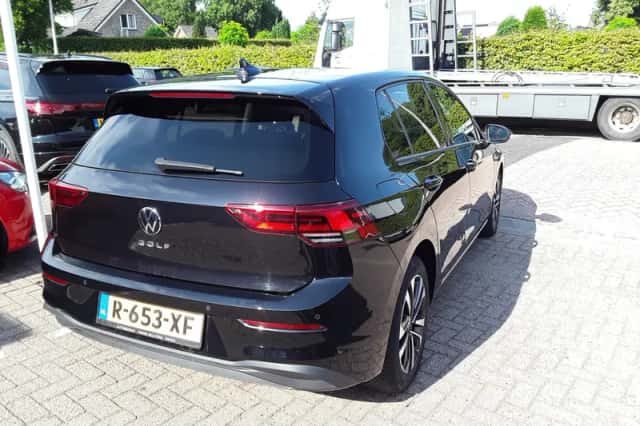 Volkswagen Golf (2021) thumbnail 5