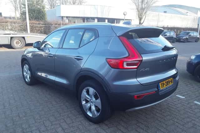 Volvo XC40 (2018) thumbnail 4
