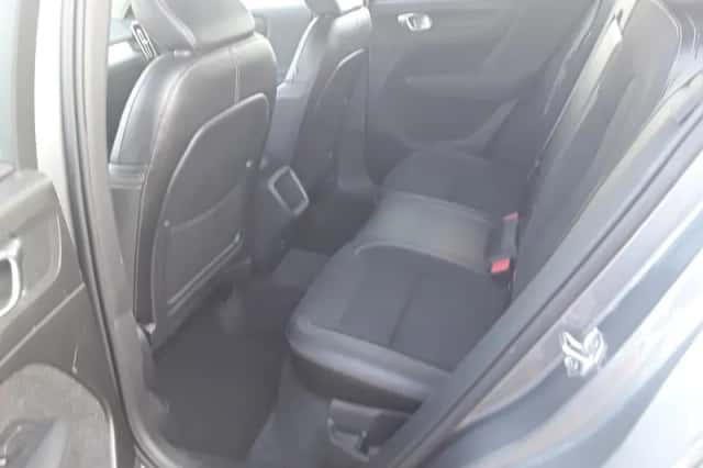 Volvo XC40 (2018) thumbnail 6