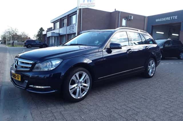 Mercedes-Benz C-Klasse (2013) thumbnail 2