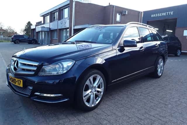 Mercedes-Benz C-Klasse (2013) thumbnail 3
