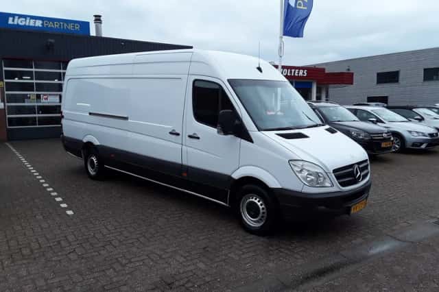 Mercedes-Benz Sprinter (2011) thumbnail 4