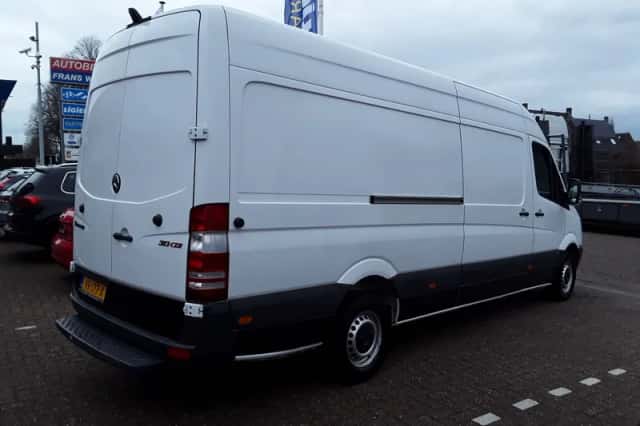 Mercedes-Benz Sprinter (2011) thumbnail 5