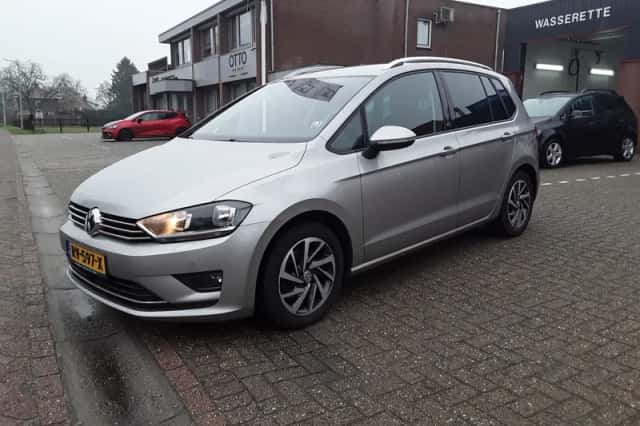 Volkswagen Golf Sportsvan (2017) thumbnail 1
