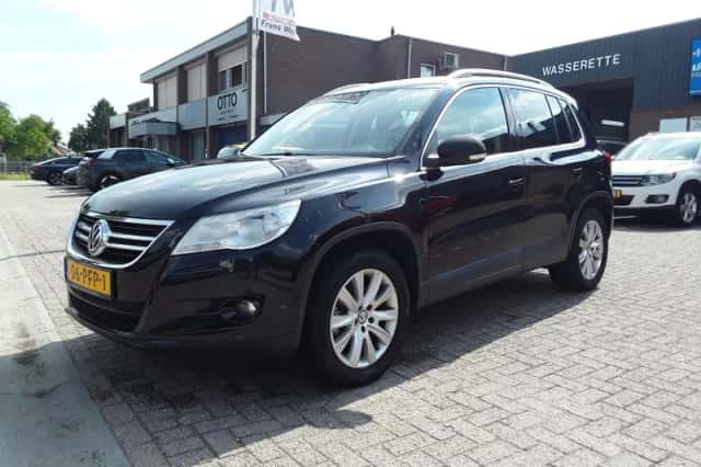 Volkswagen Tiguan (2011) thumbnail 1