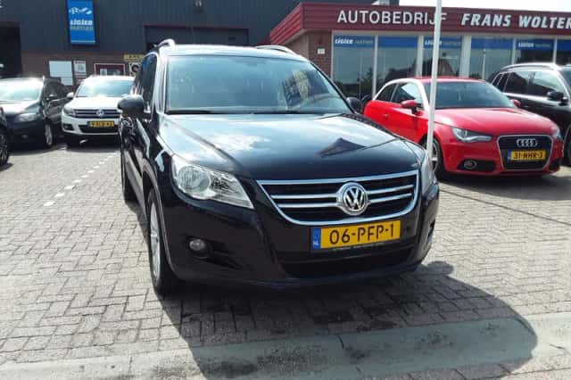 Volkswagen Tiguan (2011) thumbnail 3