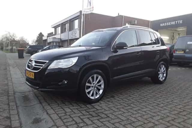 Volkswagen Tiguan (2011) thumbnail 1