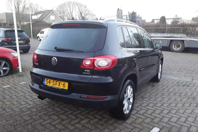 Volkswagen Tiguan (2011) thumbnail 5