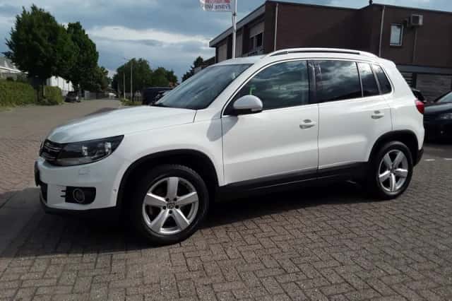 Volkswagen Tiguan (2013) thumbnail 2