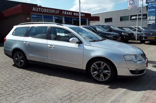 Volkswagen Passat (2009) thumbnail 4