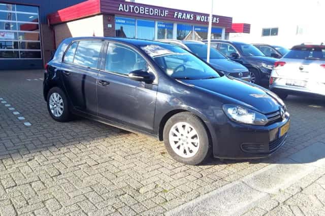 Volkswagen Golf (2012) thumbnail 3