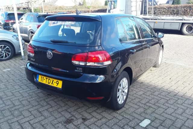 Volkswagen Golf (2012) thumbnail 4