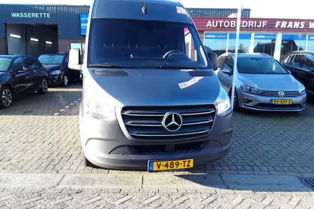Mercedes-Benz Sprinter (2019) thumbnail 2